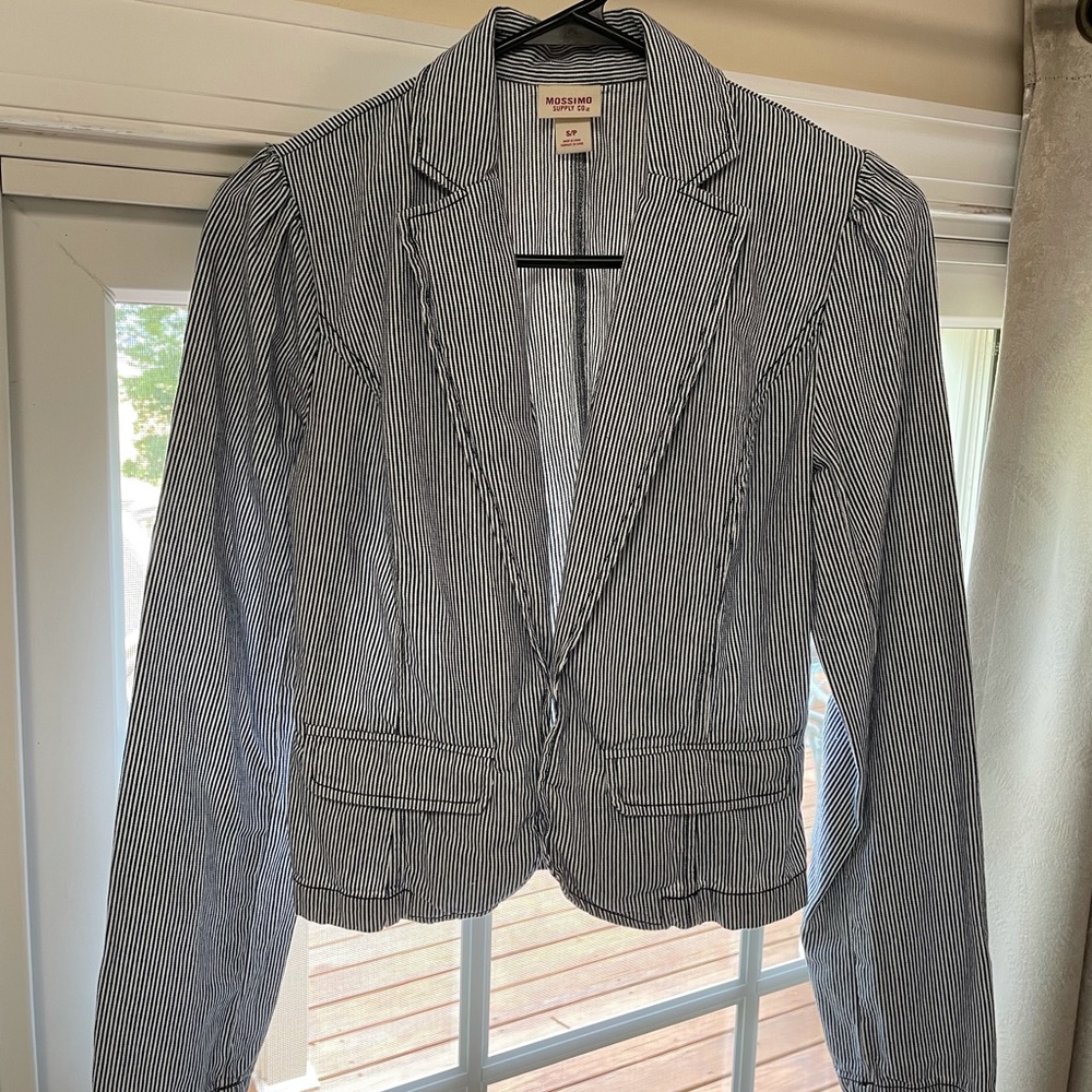 Blue and white stripped blazer!!